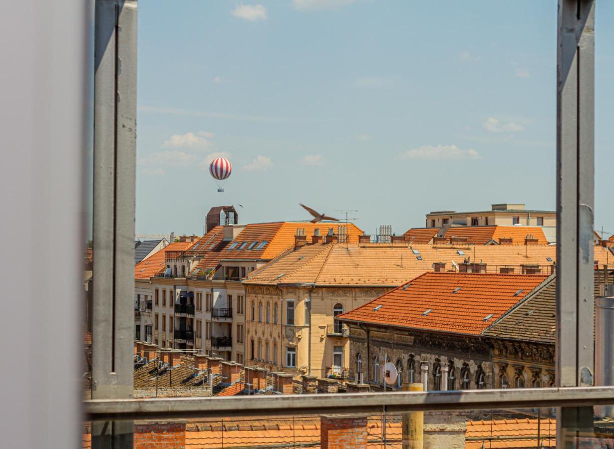 Luxury Apartment With Balcony In Downtown Budapest Exterior foto