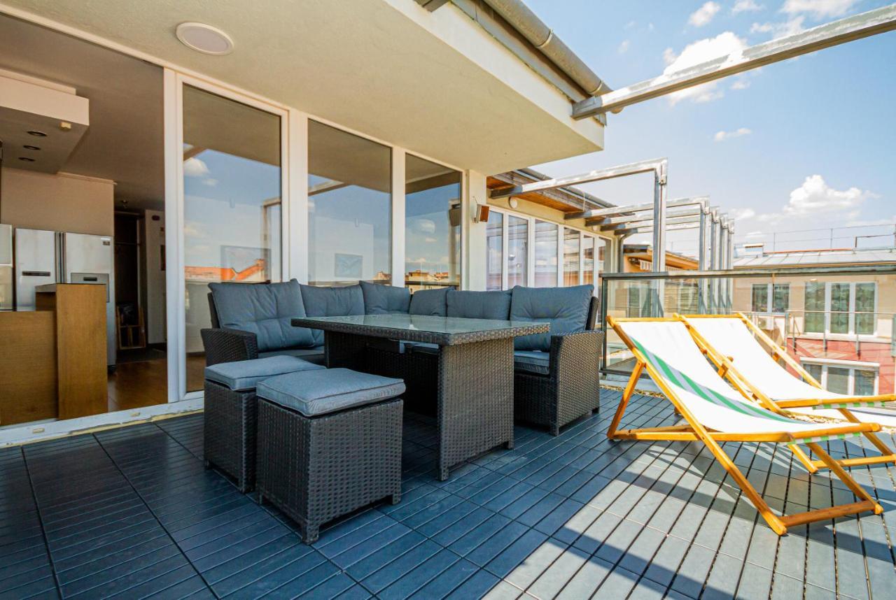 Luxury Apartment With Balcony In Downtown Budapest Exterior foto